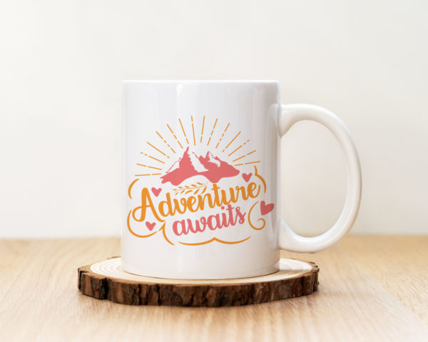 Чаша с надпис Adventure Awaits Pink