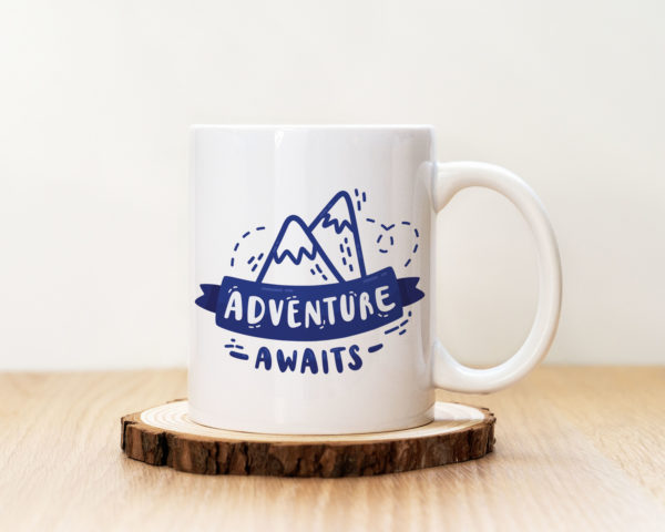Чаша с надпис Adventure Awaits Blue
