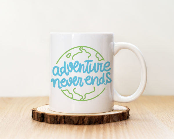 Чаша с надпис Adventure Never Ends