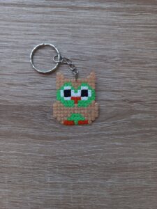 Ключодържател Pixel Art Бежов Бухал Ръчна Изработка