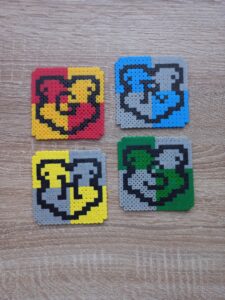 Подложки за чаши Pixel Art Хари Потър Домовете на Хогуортс Ръчна Изработка Комплект 4 бр.