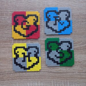 Подложки за чаши Pixel Art Хари Потър Домовете на Хогуортс Ръчна Изработка Комплект 4 бр.
