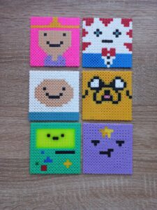 Подложки за чаши Pixel Art Време за Приключения Ръчна Изработка Комплект 6 бр.