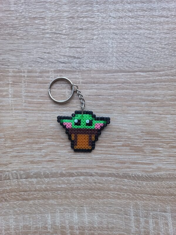 Ключодържател Бейби Йода Pixel Art Ръчна Изработка