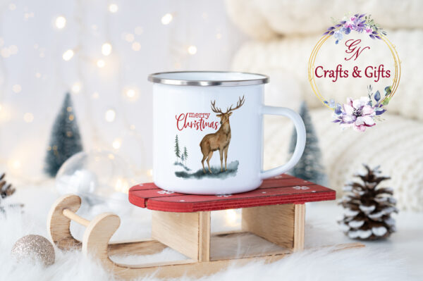 Коледно канче с елен в гора и надпис Merry Christmas