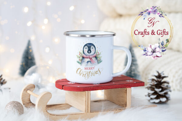 Коледно канче с пингвин и надпис Merry Christmas