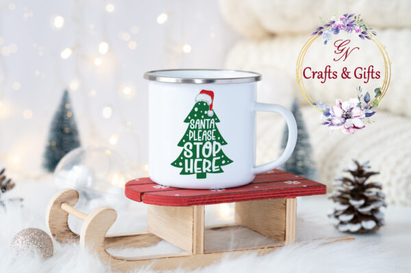 Коледно канче с елха и надпис Santa please stop here