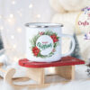 Коледно канче с кръгла флорална рамка с коледни звезди и надпис Merry Christmas