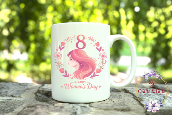 чаша 8 март розова илюстрация с женски профил и надпис Happy Women’s Day